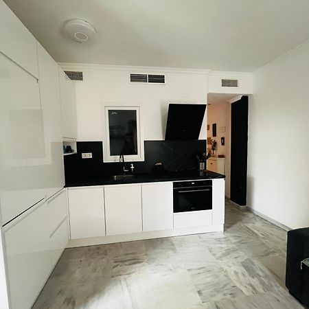 Piso En Zona Tranquila De - Torrequebrada Golf Apartman Benalmádena Kültér fotó