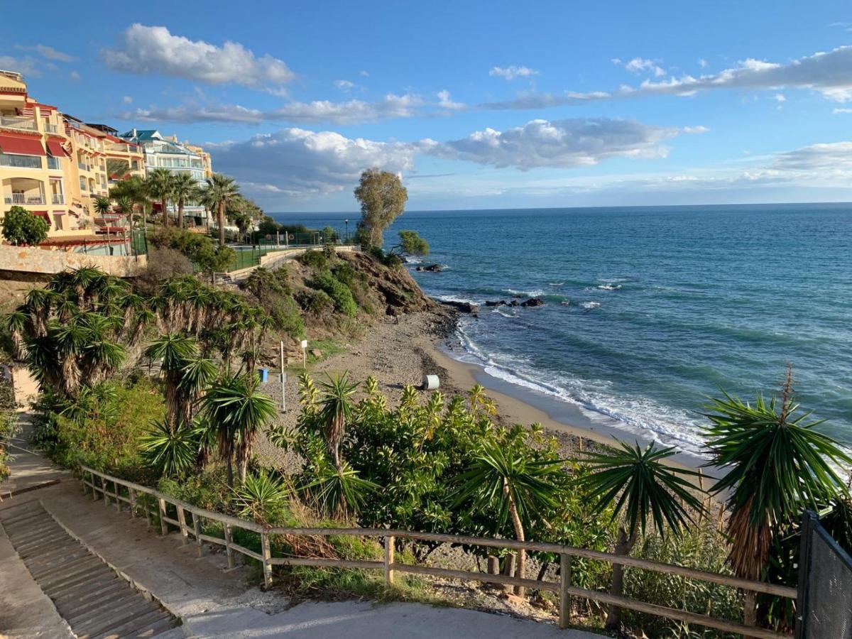 Piso En Zona Tranquila De - Torrequebrada Golf Apartman Benalmádena Kültér fotó