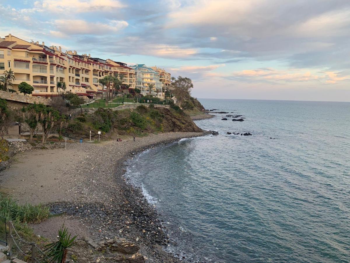 Piso En Zona Tranquila De - Torrequebrada Golf Apartman Benalmádena Kültér fotó