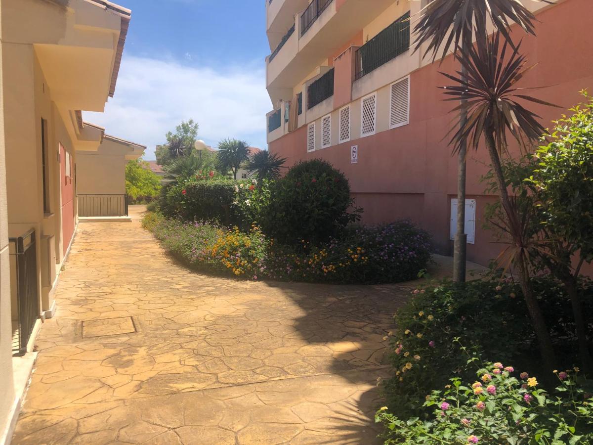 Piso En Zona Tranquila De - Torrequebrada Golf Apartman Benalmádena Kültér fotó